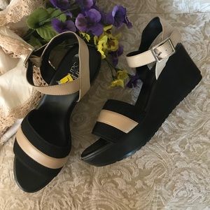 FRANCO SARTO size 7.5 wedge.